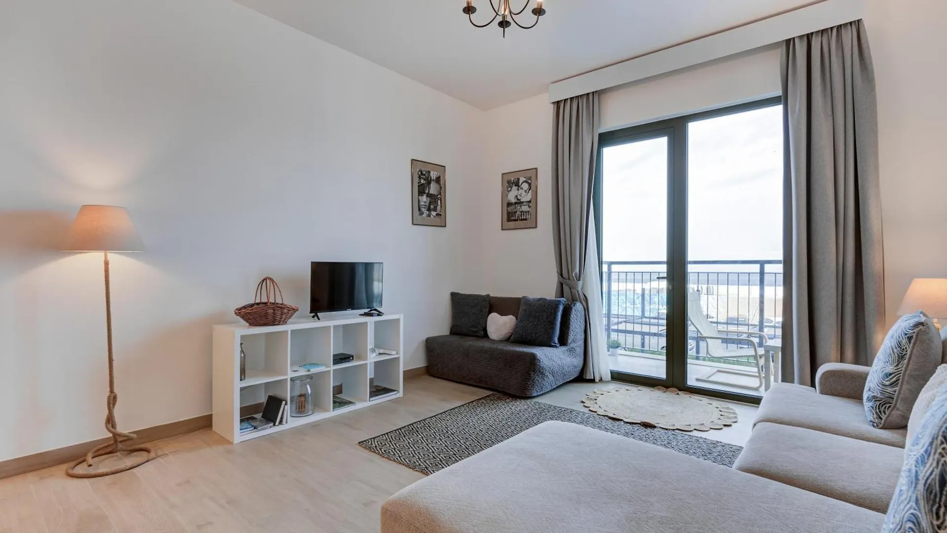 Апартаменты Trophy - Serene Abode Near The Coast Дубай